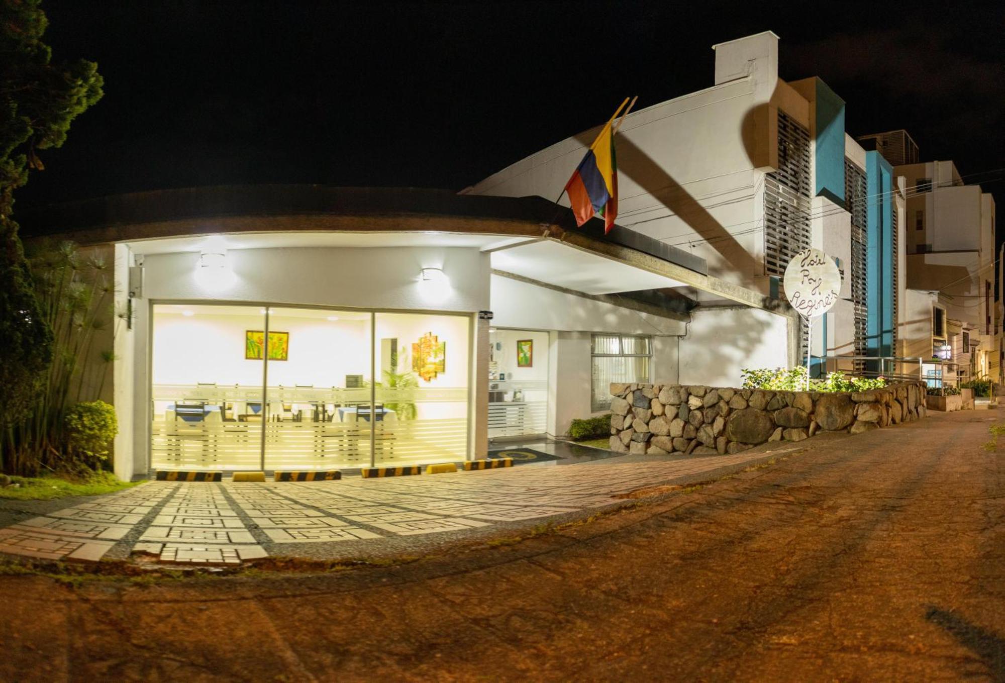 Hotel Regine'S มานิซาเลส ภายนอก รูปภาพ