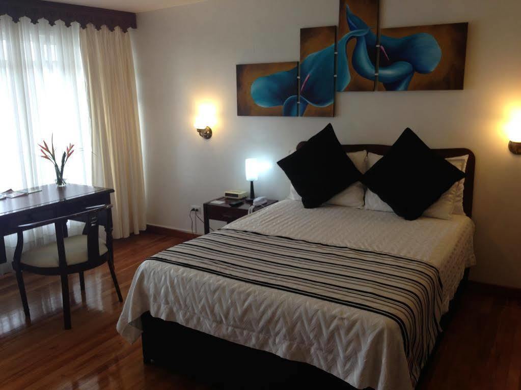 Hotel Regine'S มานิซาเลส ภายนอก รูปภาพ