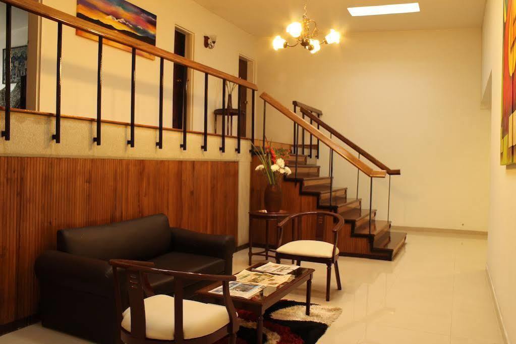 Hotel Regine'S มานิซาเลส ภายนอก รูปภาพ